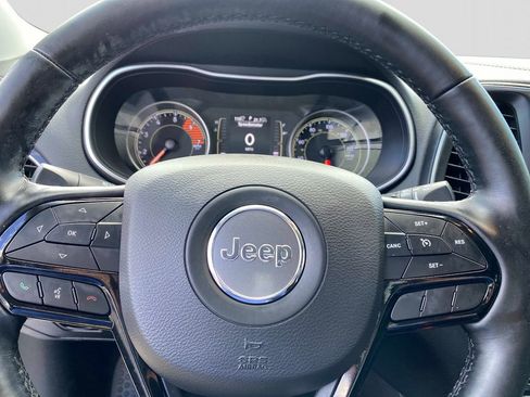 Certified 2020 Jeep Cherokee Latitude Plus AWD/4WD image 17
