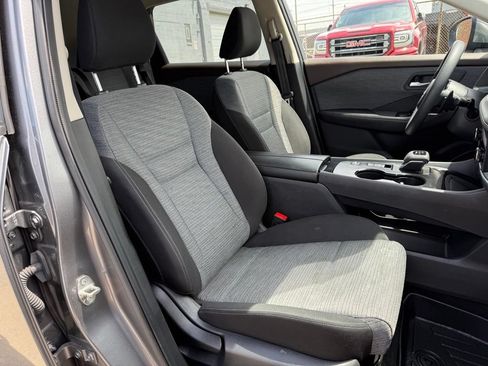 Used 2023 Nissan Rogue SV FWD image 28