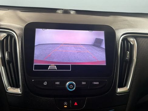 Used 2021 Chevrolet Malibu LT FWD image 14