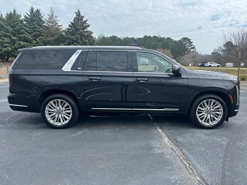 Used 2025 Cadillac Escalade ESV Premium Luxury w/ Touring Package image 28