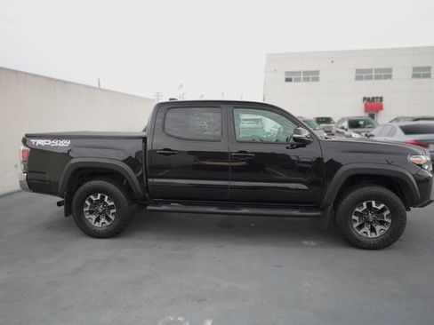 Certified 2023 Toyota Tacoma TRD Off-Road image 6