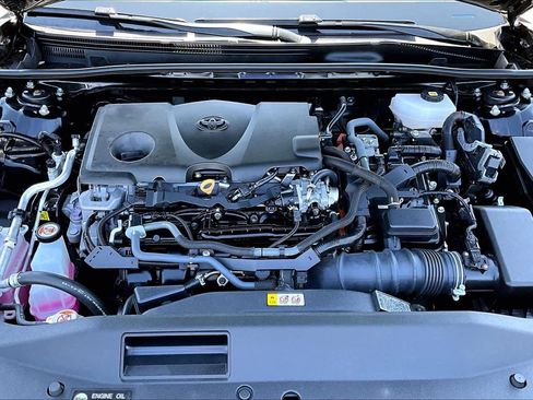 Used 2025 Toyota Camry LE FWD image 31
