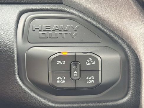 New 2026 RAM 2500 Laramie AWD/4WD image 22