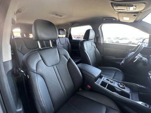 Used 2023 Kia Sorento EX image 40
