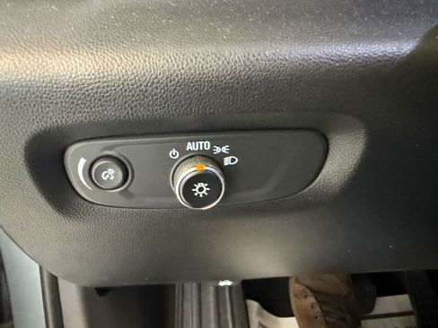 Used 2019 Chevrolet Traverse LS FWD image 22