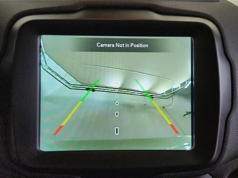 Used 2023 Jeep Renegade Latitude image 29