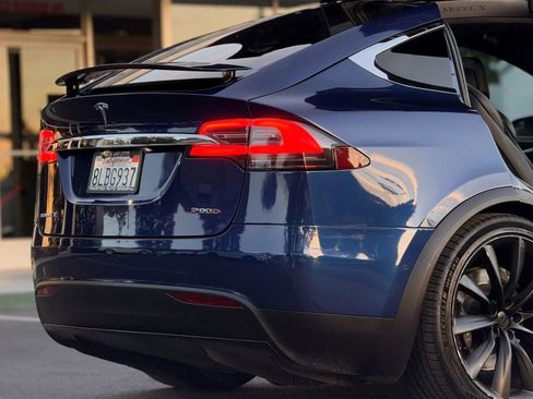 Used 2016 Tesla Model X 90D image 9