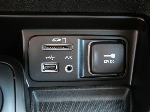 Used 2014 Jeep Cherokee Trailhawk w/ Leather Interior Group AWD/4WD image 32