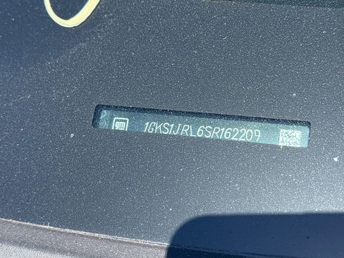 Used 2025 GMC Yukon XL Denali RWD image 3