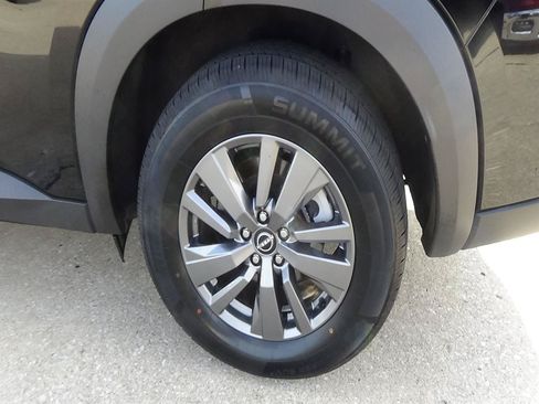 Used 2025 Nissan Pathfinder SV FWD image 9