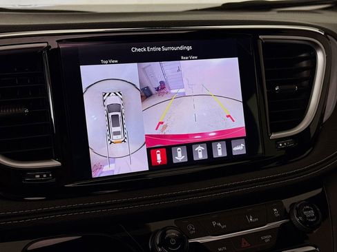 New 2026 Chrysler Pacifica Limited image 14