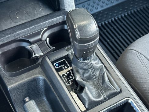 Used 2019 Toyota Tacoma TRD Sport w/ Technology Package AWD/4WD image 20