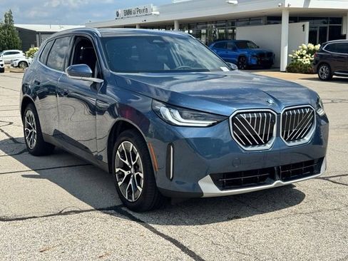 Used 2025 BMW X3 xDrive30i AWD/4WD image 2