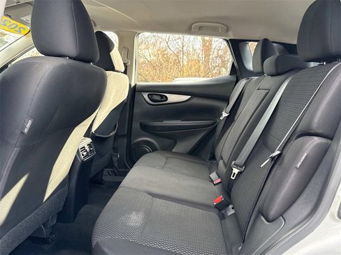 Used 2021 Nissan Rogue Sport S image 13