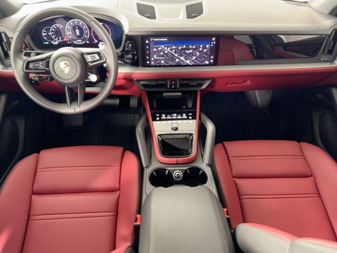 Used 2026 Porsche Cayenne image 17