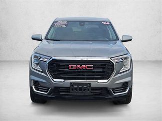 Used 2024 GMC Terrain SLE video 2