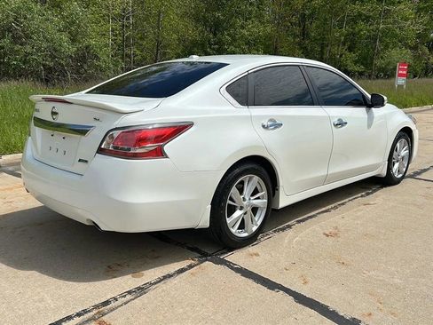 Used 2015 Nissan Altima 2.5 SL w/ Moonroof Package FWD image 7