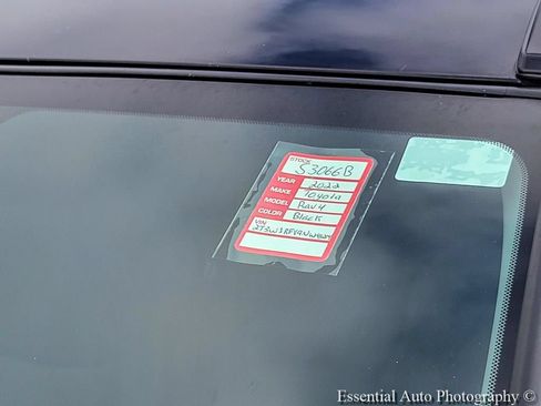 Used 2022 Toyota RAV4 XLE FWD image 17