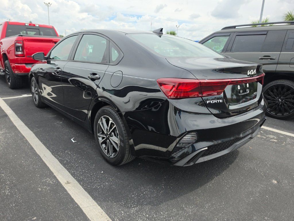 Certified 2024 Kia Forte LXS FWD image 11
