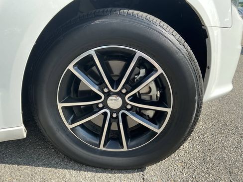 Used 2018 Dodge Grand Caravan GT FWD image 12