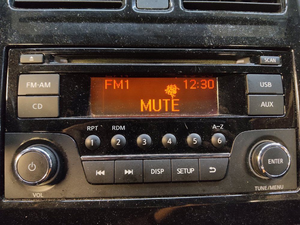 Used 2015 Nissan Versa Note SR FWD image 25