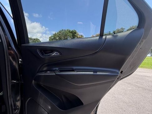 Used 2020 Chevrolet Equinox LT w/ Driver Convenience Package FWD image 15
