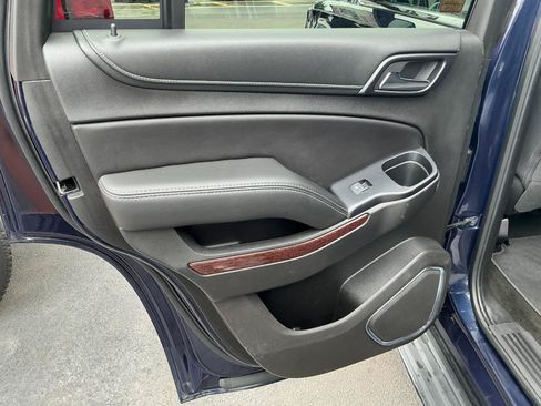 Used 2018 GMC Yukon SLE w/ SLE Value Package AWD/4WD image 15