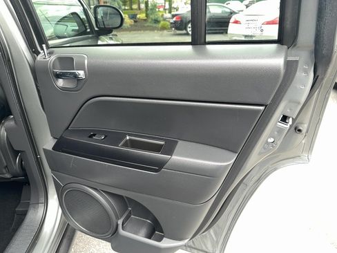 Used 2012 Jeep Compass Latitude AWD/4WD image 19