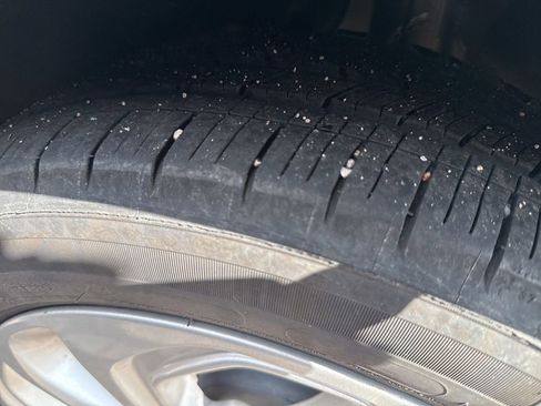 Used 2023 Chevrolet Bolt EUV LT w/ Comfort Package image 18