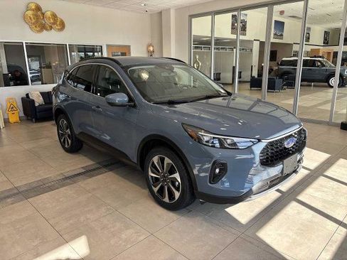 Certified 2024 Ford Escape Platinum AWD/4WD image 1