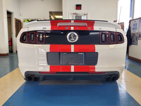 Used 2013 Ford Mustang Shelby GT500 RWD image 7