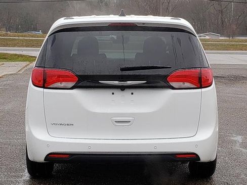 New 2026 Chrysler Voyager LX image 7