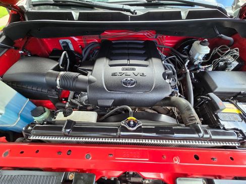 Used 2014 Toyota Tundra Limited w/ Limited Premium Package AWD/4WD image 33