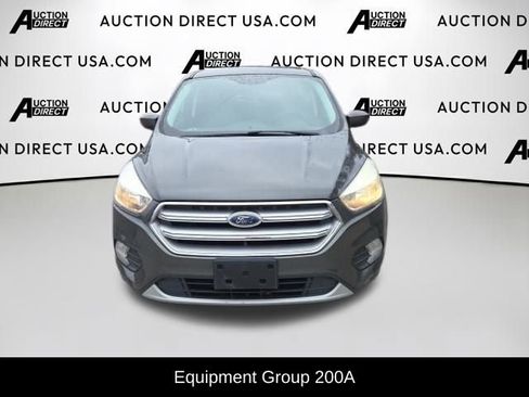 Used 2017 Ford Escape SE image 2