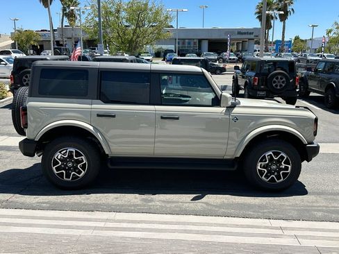 New 2026 Ford Bronco Outer Banks AWD/4WD image 9