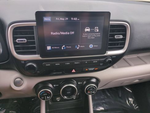 Used 2025 Hyundai Venue SEL FWD image 18