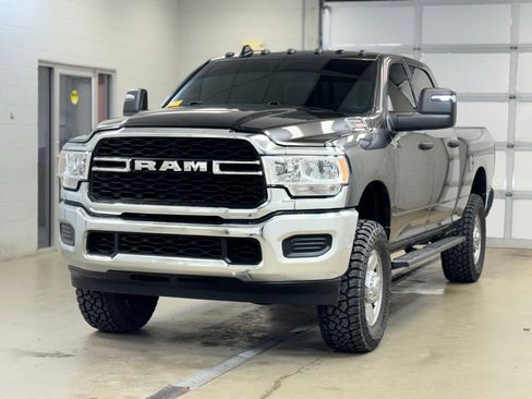 Used 2024 RAM 2500 Tradesman w/ Chrome Appearance Group image 3