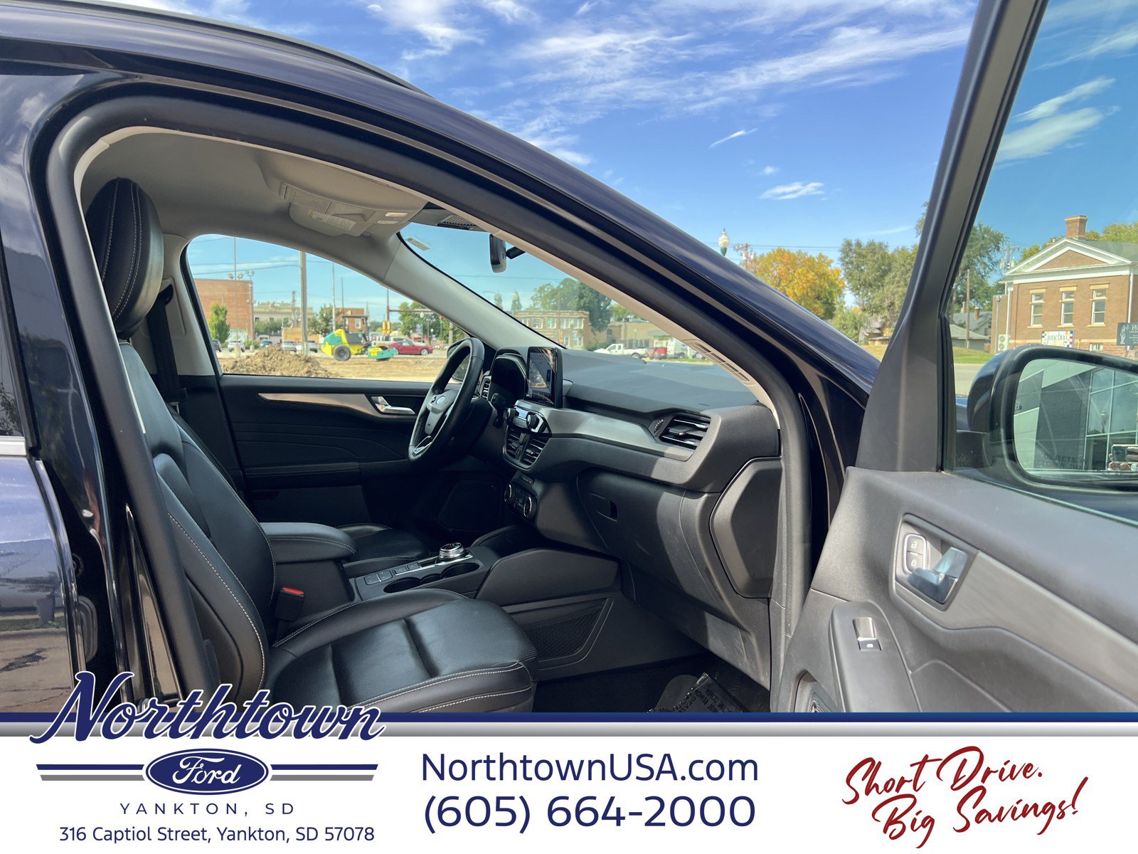 Used 2021 Ford Escape Titanium w/ Class II Trailer Tow Package AWD/4WD image 31