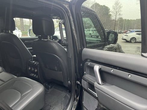 Used 2024 Land Rover Defender 110 V8 image 12