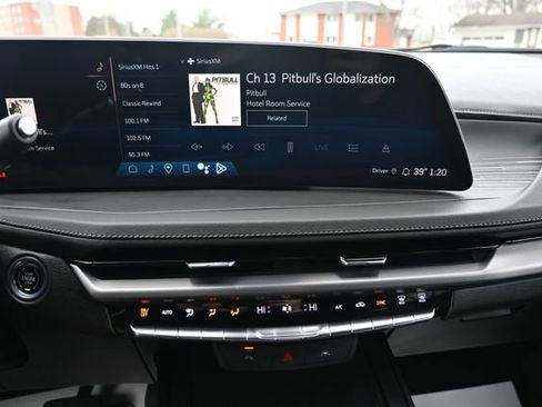 Used 2024 Cadillac XT4 Premium Luxury image 31