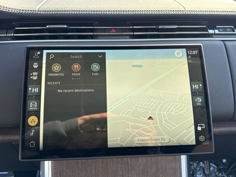 New 2025 Land Rover Range Rover SE image 28