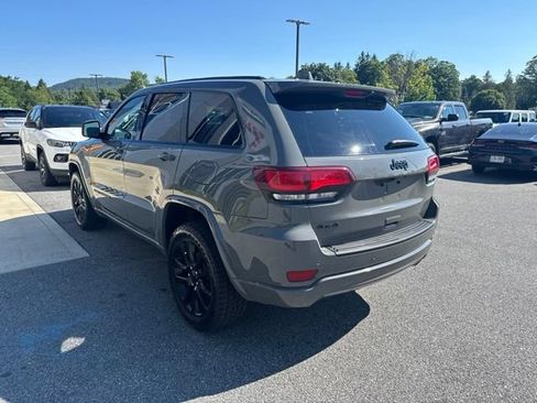 Used 2021 Jeep Grand Cherokee Laredo X AWD/4WD image 4