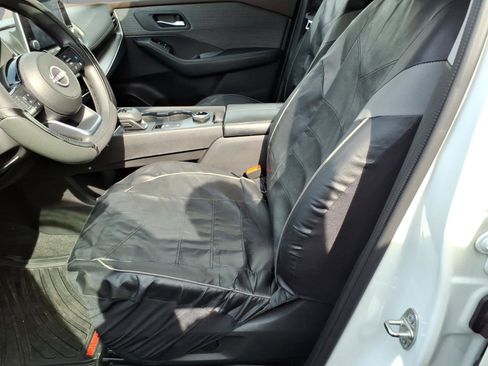 Used 2023 Nissan Rogue SV image 9