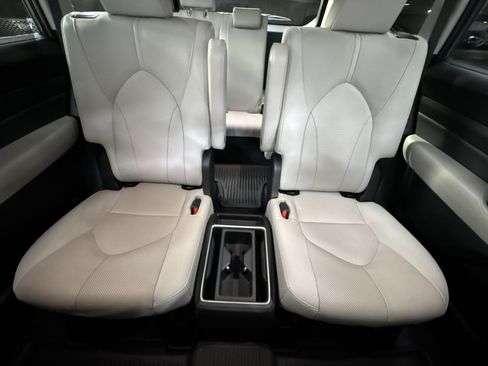 Used 2024 Toyota Grand Highlander AWD image 15