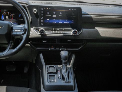 Used 2024 Chevrolet Colorado W/T RWD image 29