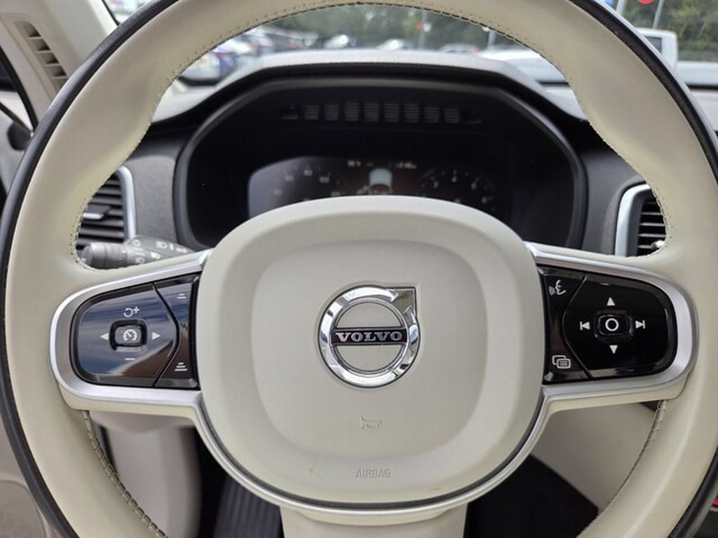 Used 2020 Volvo XC90 T6 Momentum w/ Protection Package Premier AWD/4WD image 26