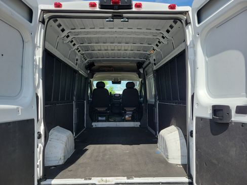 Used 2023 RAM ProMaster 2500 FWD image 12