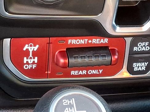 Used 2024 Jeep Wrangler Unlimited Rubicon w/ Safety Group image 23