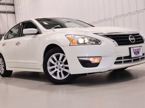 Used 2015 Nissan Altima 2.5 S w/ Power Driver Seat Package FWD image 30