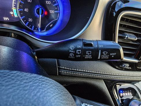 Used 2019 Chrysler Pacifica Limited w/ S Appearance Package image 20